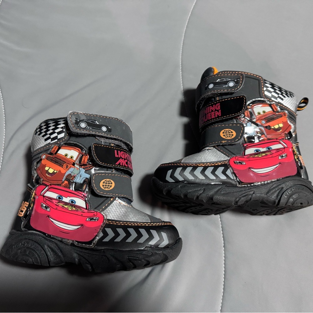 Disney Pixar Cars Lightning Mcqueen snow boots
